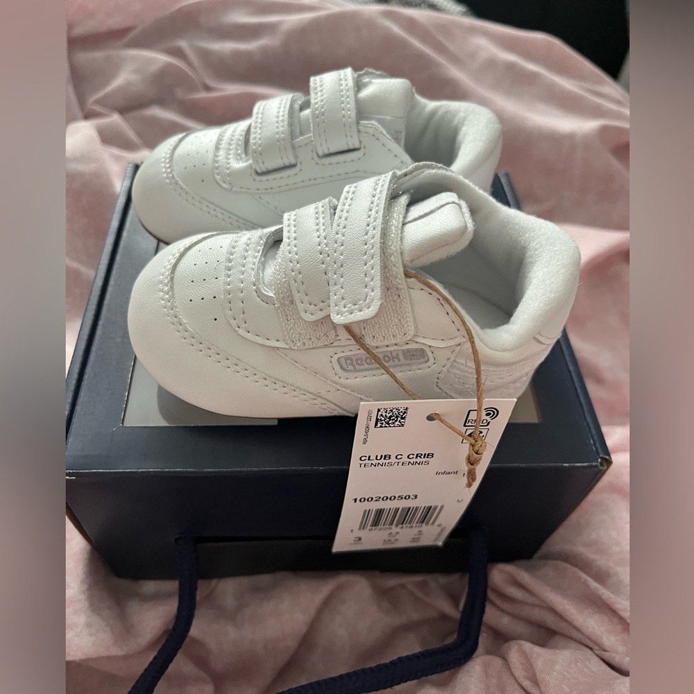 Brand new Reebok 3C sneakers
